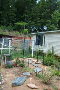 ButterflyGarden June17b.jpg (75934 bytes)