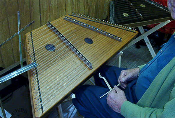 Ham Dulcimer.jpg (78643 bytes)
