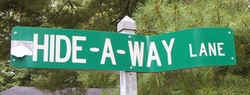 Hide-a-Way Lane 0825.jpg (29717 bytes)