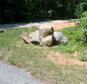 Rocks June17a.jpg (110715 bytes)