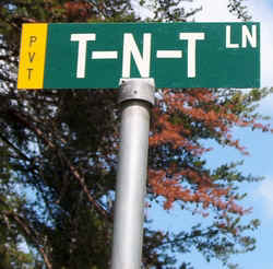 TNT Ln0902.jpg (71978 bytes)