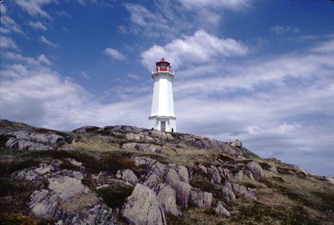 capebretonlightc.jpg (26967 bytes)